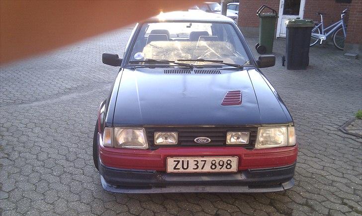 Ford Escort XR3i    (skrottet) billede 2