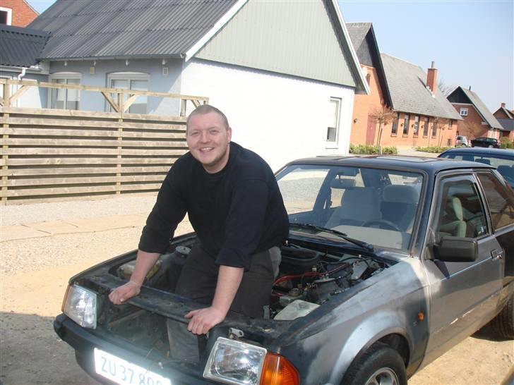 Ford Escort XR3i    (skrottet) - 2 cylenderet big blok. billede 12