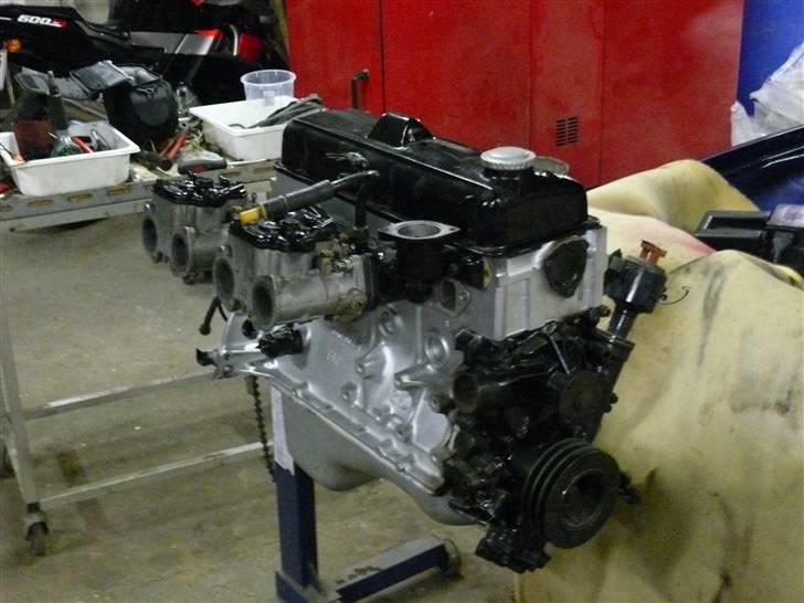 Opel Manta - den motor er lige blevet lagt i billede 6