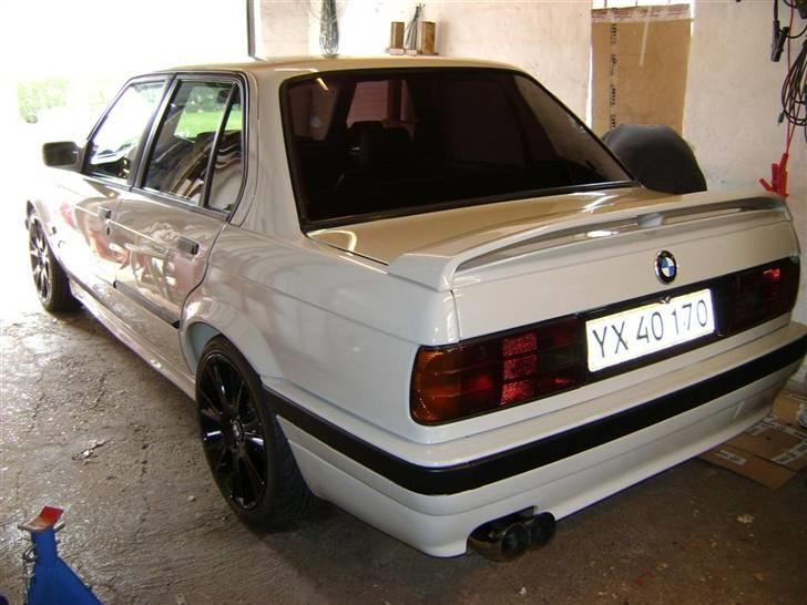 BMW E30 billede 2