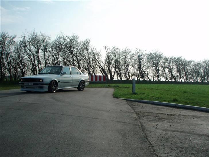 BMW E30 billede 8