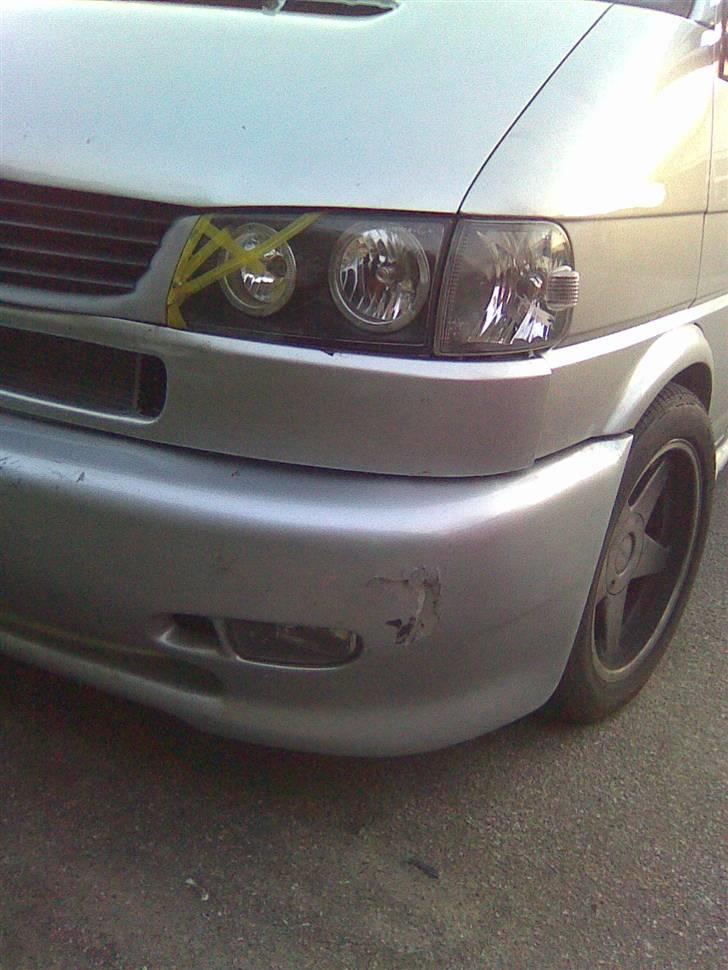 VW Caravelle Total skadet billede 19