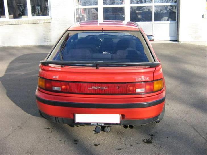 Mazda 323f GT (solgt) billede 3