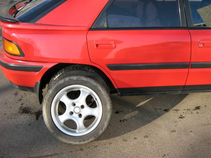 Mazda 323f GT (solgt) billede 4