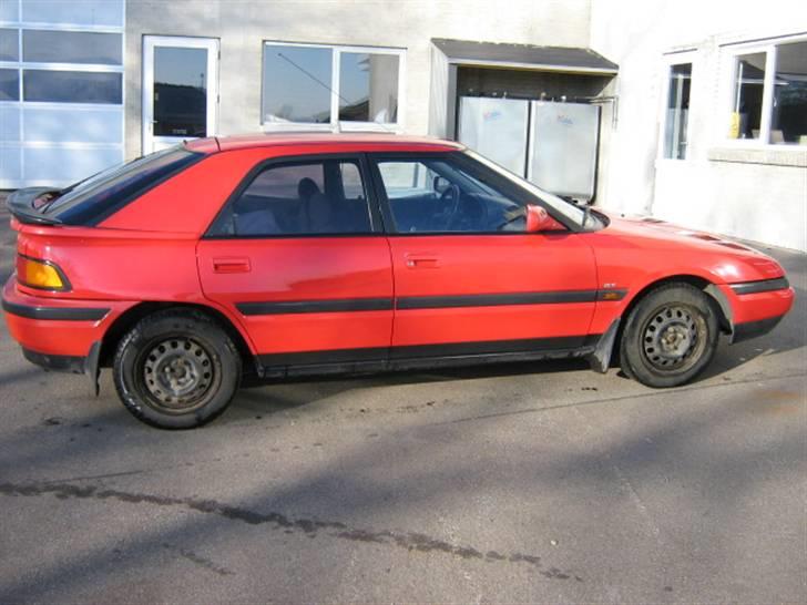 Mazda 323f GT (solgt) billede 7