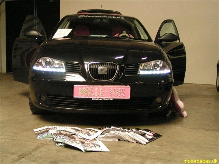 Seat Cordoba- Solgt - Det næsten færdige resultat af anlægget- mangler dog min nye alpine forstærker samt 2 højttalere deri. billede 15