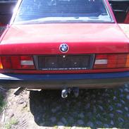 BMW 316i (E30)