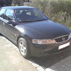 Opel Vectra B - Total skadet