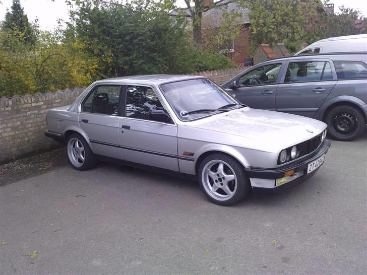 BMW 320i e30 ( SOLGT ) billede 8