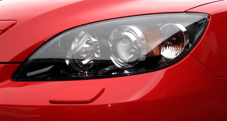 Mazda 3 DE Inclusive (Solgt) - Closeup, xeonlyger med forlygevaskere billede 4