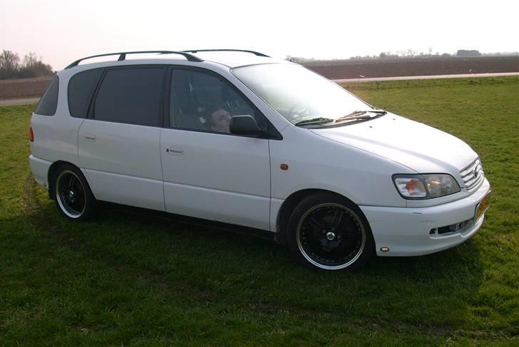 Toyota Sportsvan billede 1