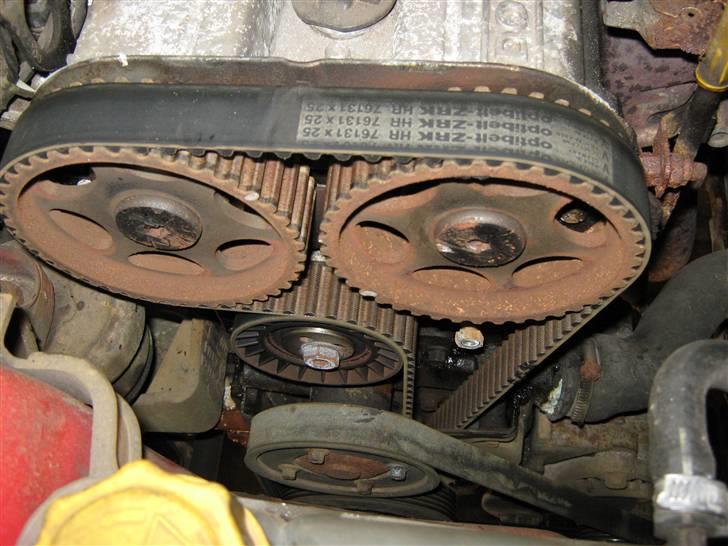 Ford Escort  - tandremmen skal spændes billede 10