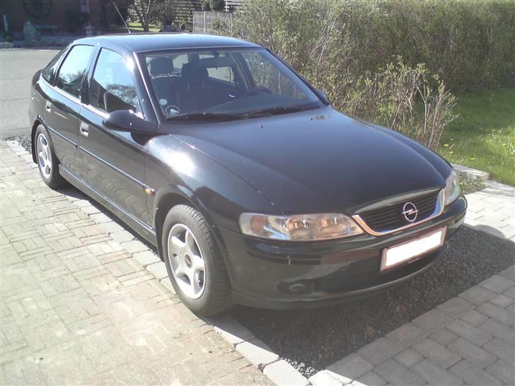Opel Vectra B - Total skadet billede 2
