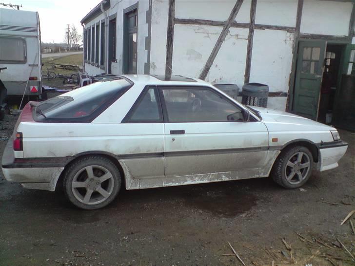 Nissan Sunny Coupé GTI SOLGT billede 4