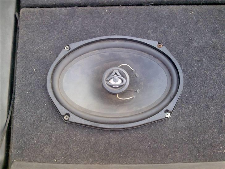 Nissan Sunny Coupé GTI SOLGT - Baghøjtaler billede 10