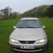 Opel Vectra B --SOLGT--