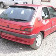 Peugeot 306
