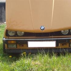 BMW 325i solgt.