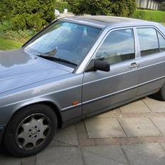 Mercedes Benz 190D (Solgt + Totalskadet af ny ejer :/)