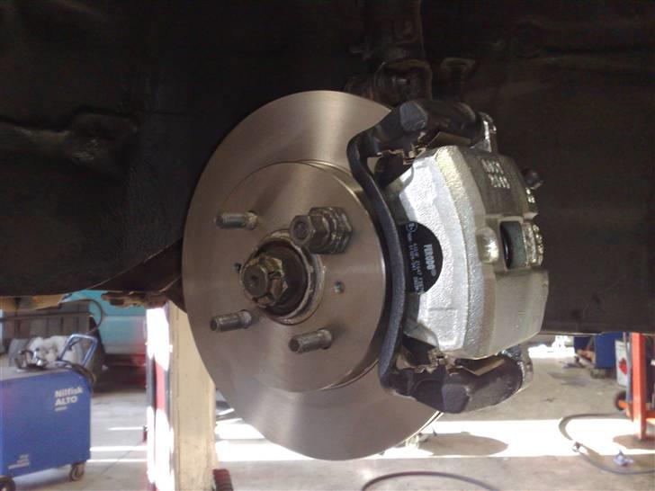 Mitsubishi colt gti - nye skiver og klodser og kalibre. bremse åge malet sort. pyntede da.. billede 19