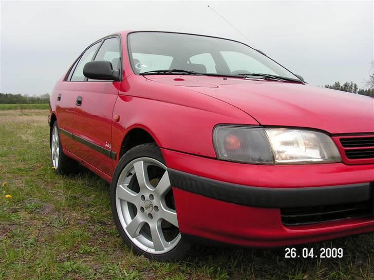 Toyota Carina E  billede 1