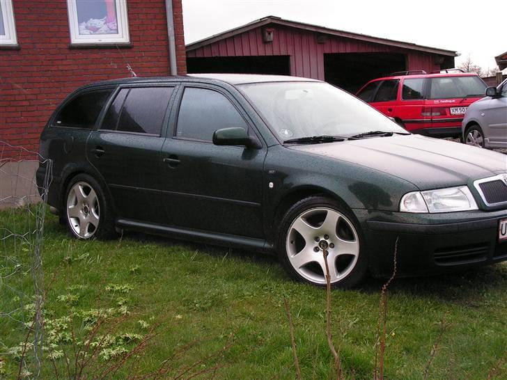 Skoda Octavia  SOLGT... - vores bil som tidligere hed "mors racer" men det pillede manden af igen :(  billede 1