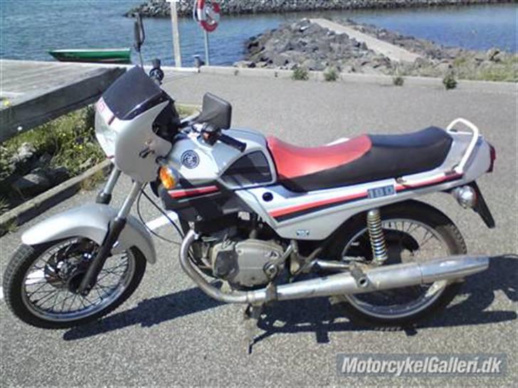 Mazda 323 LX 1.3 solgt billede 13