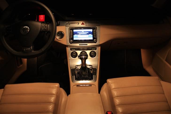 VW Passat Variant Highline billede 8