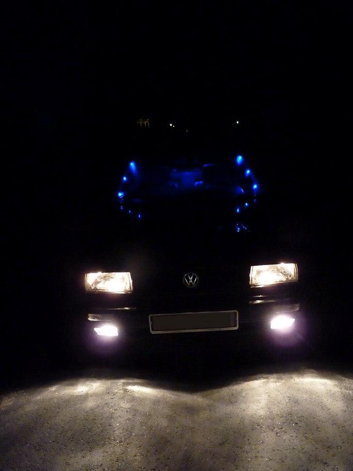 VW Golf II GTD ~ 1983 ~ Solgt - Aften billede hvor man kan se en smule af min diode himmel :) billede 10