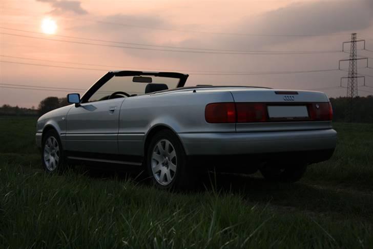 Audi 80 Cabriolet *solgt* - Fangede lige en flot aftenhimmel billede 1