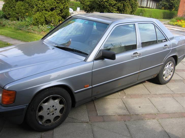 Mercedes Benz 190D (Solgt + Totalskadet af ny ejer :/) billede 2