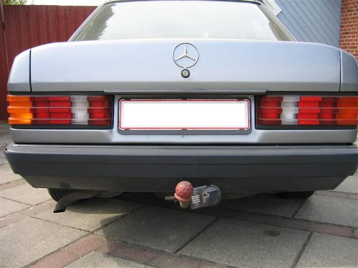 Mercedes Benz 190D (Solgt + Totalskadet af ny ejer :/) - Tyskerrøv (grimt træk desværre) billede 15