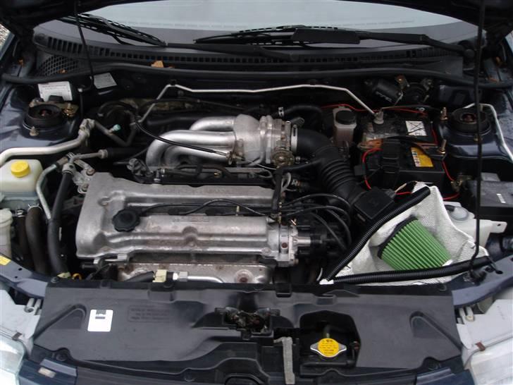 Mazda 323 BA Sedan 1,5 GLX - Det så her risene koger. ;) billede 10
