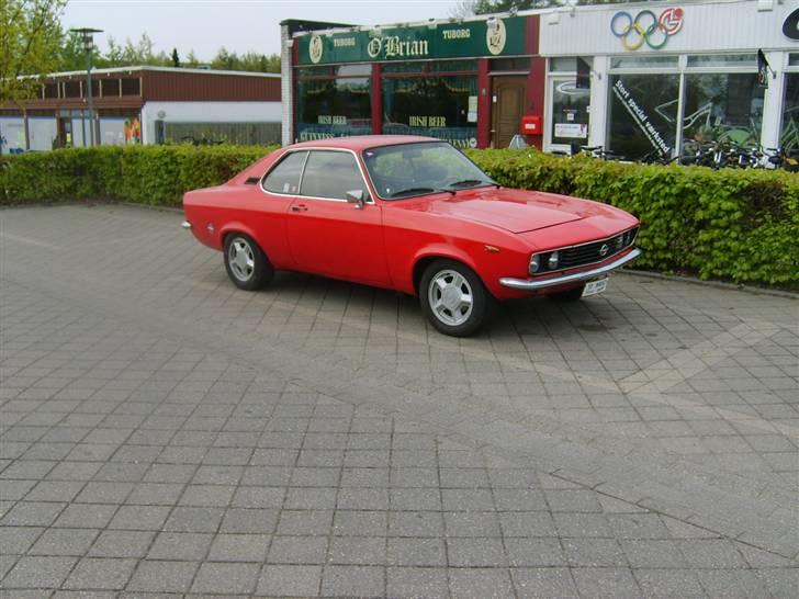 Opel Manta A - skulle lige have lidt mad med på vejen.. billede 14