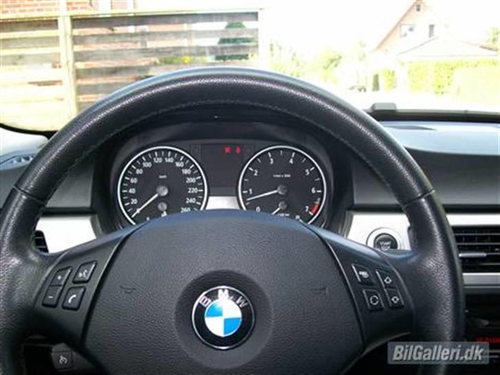 BMW 320 E90 billede 10