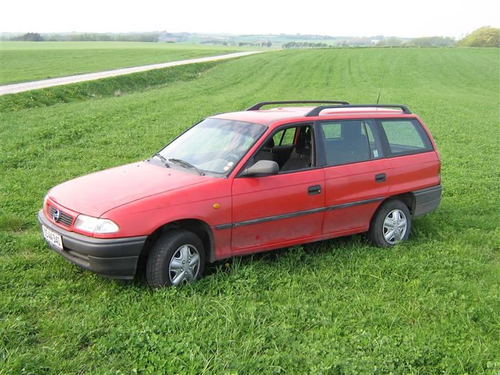 Opel Astra F 1,6i Caravan billede 1
