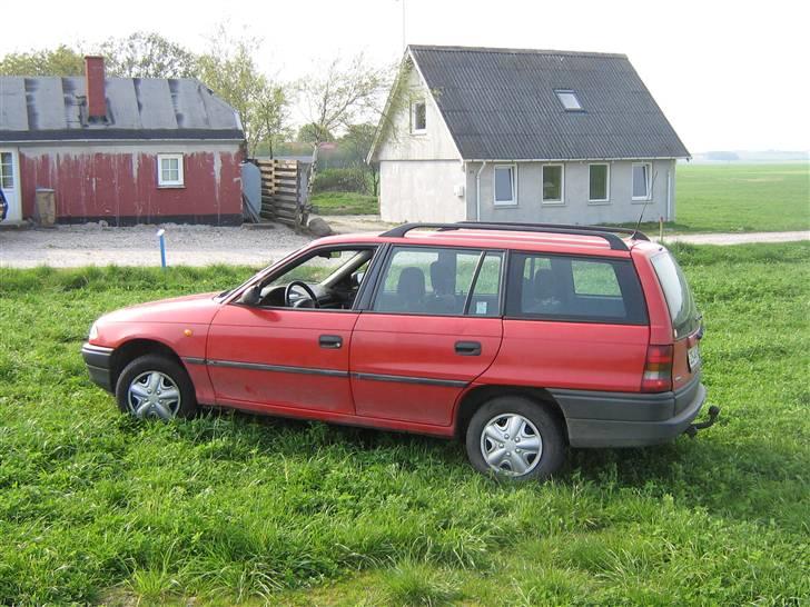 Opel Astra F 1,6i Caravan billede 4