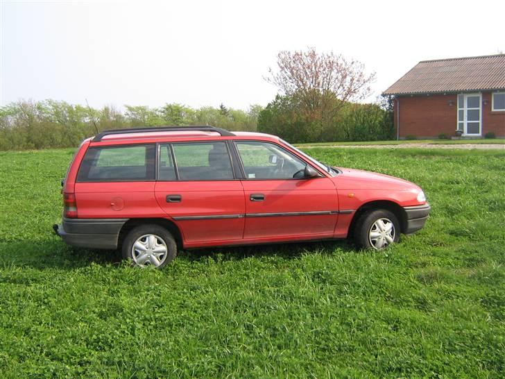 Opel Astra F 1,6i Caravan billede 7