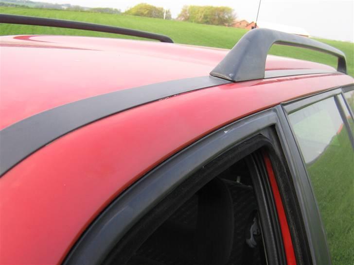 Opel Astra F 1,6i Caravan - Svært at se, men der er et felt som er poleret op billede 8