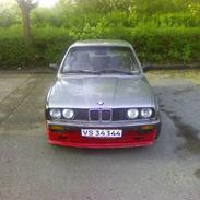 BMW 320i (SOLGT)