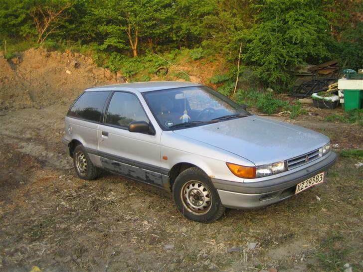 Mitsubishi Colt - en smule rust tilbage men der er nye døre billede 2