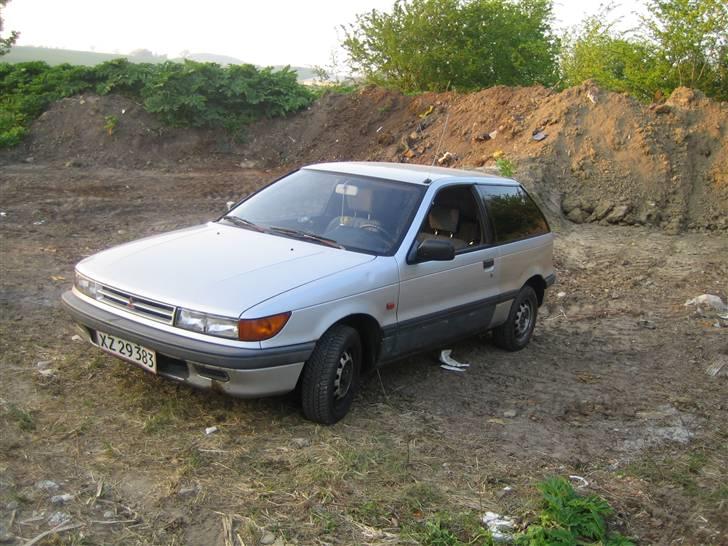 Mitsubishi Colt - lidt rust har de vel altid i den alder men der er nye skærme på vej billede 3