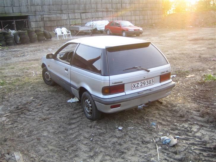 Mitsubishi Colt - Hun skal have et par nye skærmkanter bagi når nu dem her ruster op igen billede 5