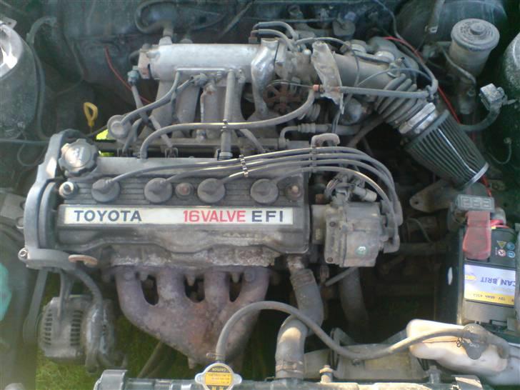 Toyota corolla Gsi  - der skal laves lidt der men kommer tid kommer råd (banan er købt) billede 16