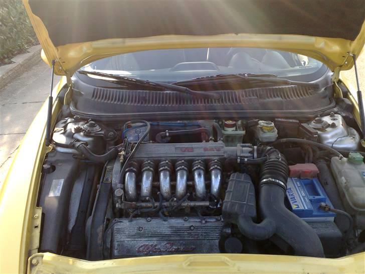 Alfa Romeo 156 2.5 V6  - Motoren som den så ud pga pava osv, er renset. billede 2