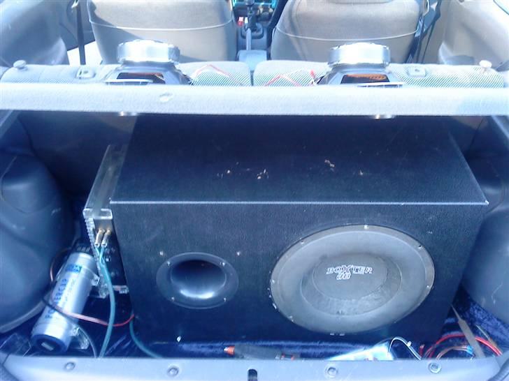 Mitsubishi Colt GLXI  (Byttet) - har vendt mine 6´9´er omvendt , ellers kunne de ikke være der for kassen.. billede 9