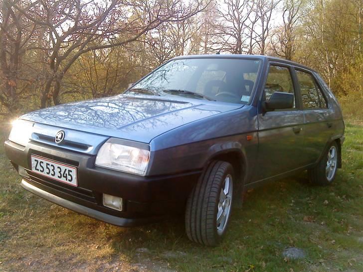 Skoda Favorit 136 Comfortline - Pæn billg bil..  billede 3