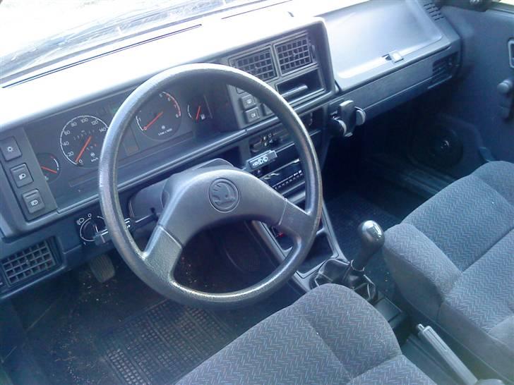 Skoda Favorit 136 Comfortline - Pænt interiør.   billede 5