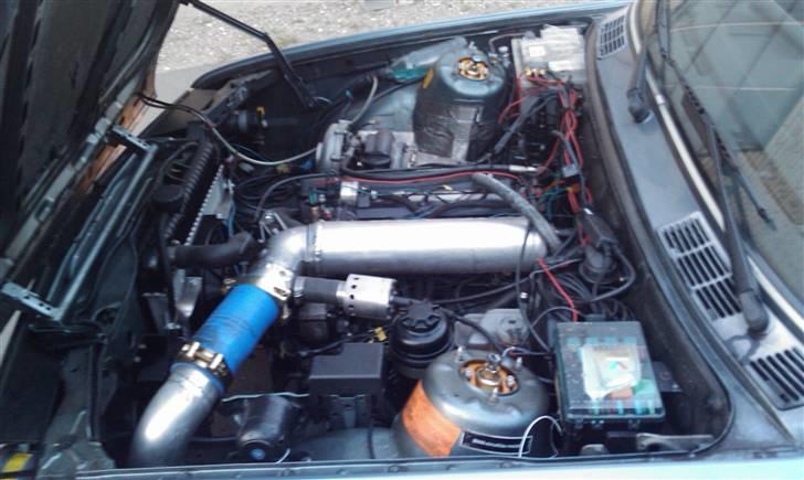 BMW E30 318i Turbo !!SOLGT!! - Det er så vild dyret!! ikke så pænt endnu men det kommer!! 30/04-2009 billede 11