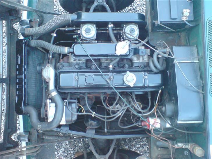 Triumph herald 13/60 - "ny" forbedret køling af motoren, med højere siddene kølertop. billede 14
